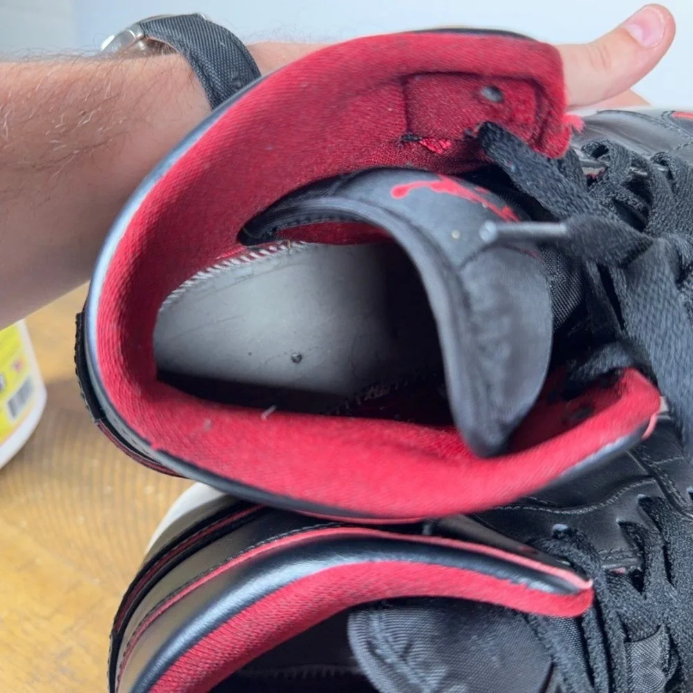 Air Jordan 1 Mid Shoes Mens 9 Black Red Bred Leather Basketball Sneakers